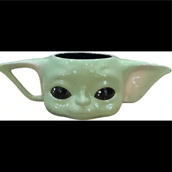 STAR WARS *RARE* MANDALORIAN MUG GROGU THE CHILD CERAMIC 3D MUG COLLECTIBLE - Picture 1 of 9